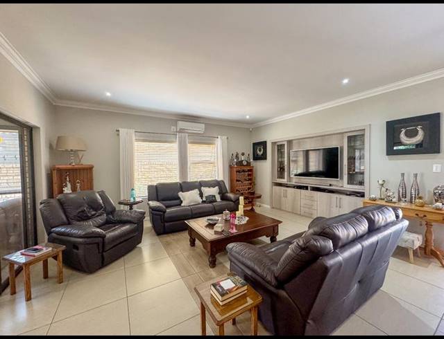 3 BEDROOM HOUSE FOR SALE IN NEW REDRUTH